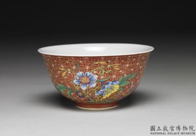 图片[2]-Tea bowl with flower and aquatic plants on a carved red ground in falangcai painted enamels, Qianlong reign (1736-1795), Qing dynasty-China Archive